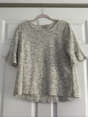 LOFT Heathered Cream and Gray Short-Sleeve Ruffle Top
